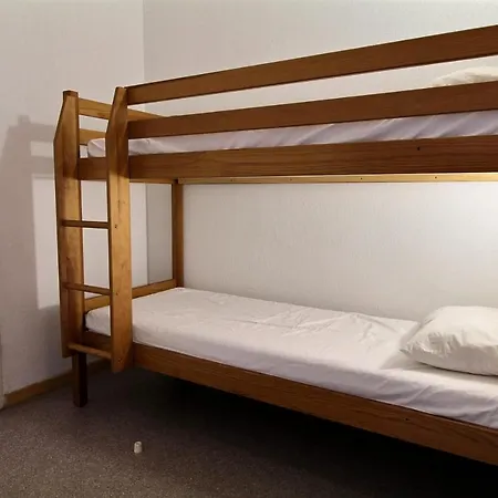 Bright With Balcony Close To Slopes Apartment *
